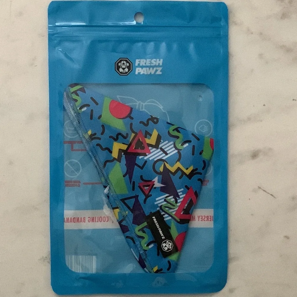 FreshPawz 90’s Throwback Jersey Mesh Pet Cooling Bandana